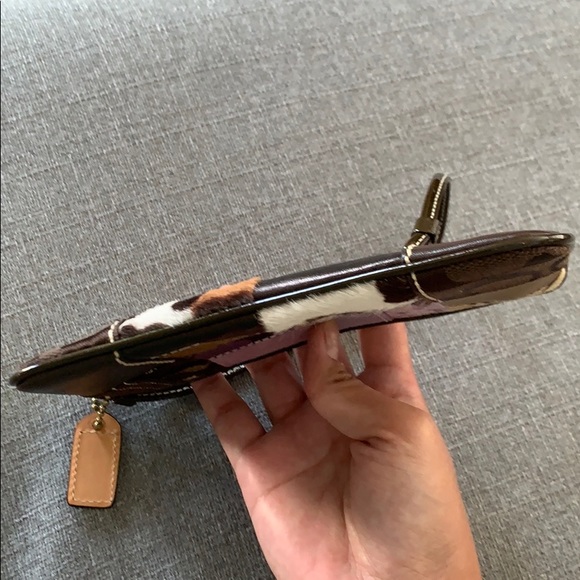 Coach wristlet wallet 🤍 - Picture 4 of 5
